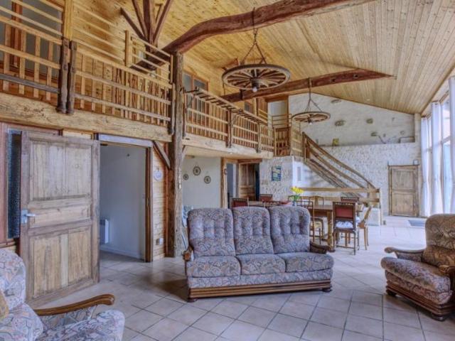 Maison 9 chambres, Melleran Poitou 79190 DS106031766