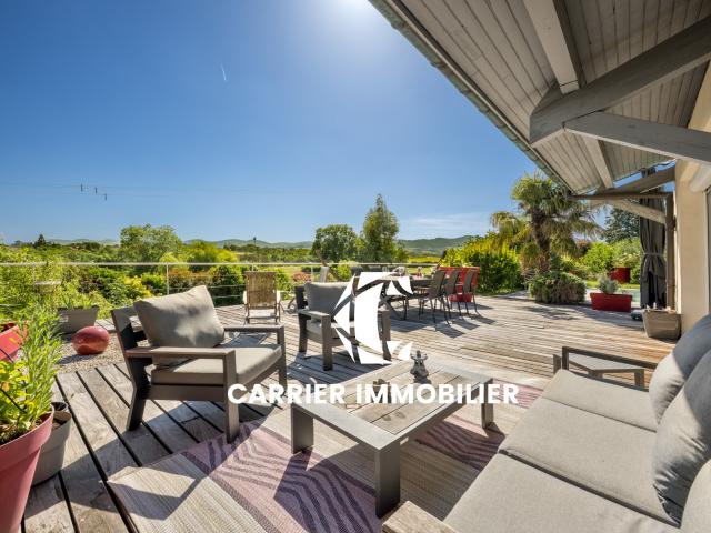 Maison 9 pièces 325 m²