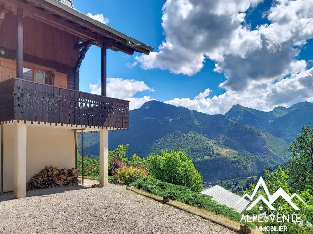Maison 9 pièces 130 m²