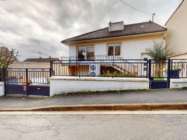 Maison 9 pièces 130 m²