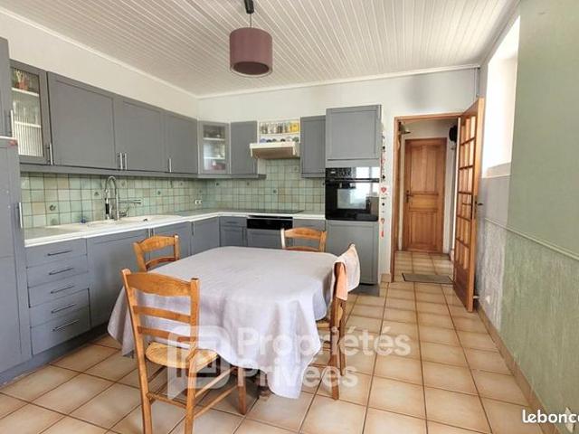 Maison 9 pièces 148 m²