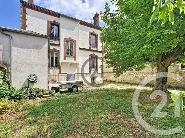 Maison 9 pièces 140 m²