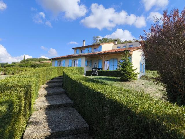 Maison 9 pièces 140 m²