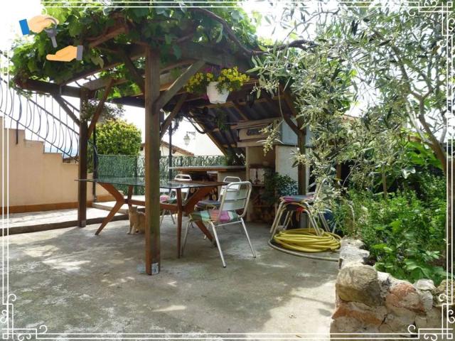 Maison 9 Pièces 151 m² Terrasse Dépendances