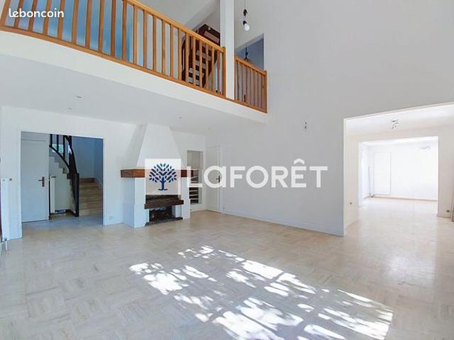 Maison 9 pièces 153 m²