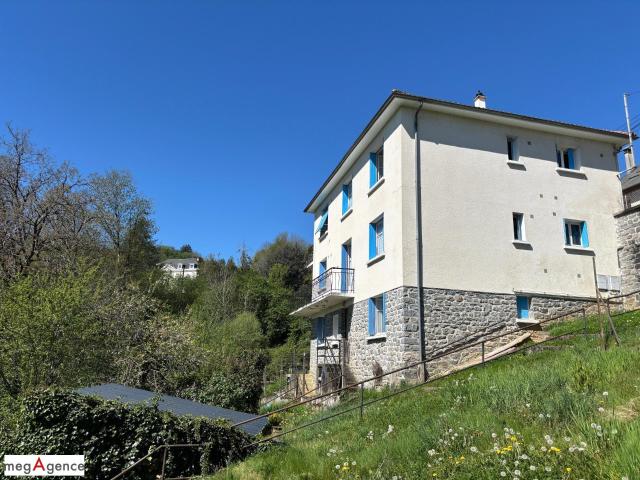 Maison 9 pièces 165 m²