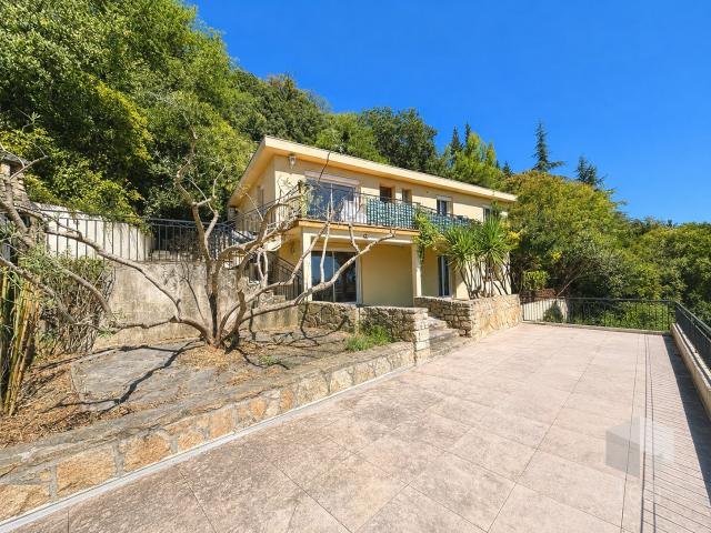 Maison 9 pièces 165 m²