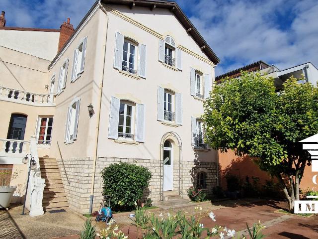 Maison 9 pièces 180 m²