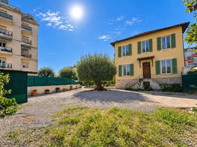 Maison 9 pièces 180 m²