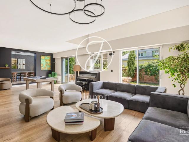 Maison 9 pièces 180 m²