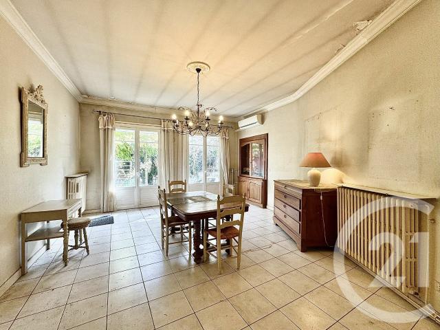 Maison 9 pièces 181 m²