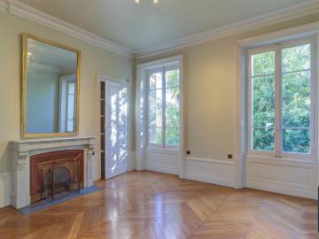 Maison 9 pièces, 181 m² à louer à Tassin la Demi Lune 69160