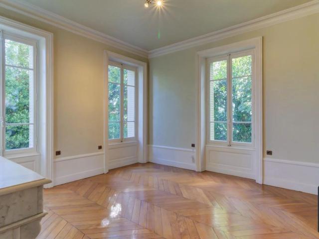 Maison 9 pièces, 181 m² à louer à Tassin la Demi Lune 69160