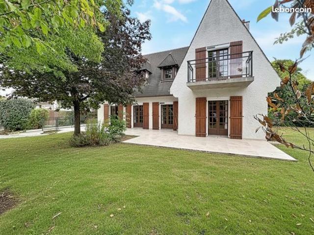 Maison 9 pièces 183 m²