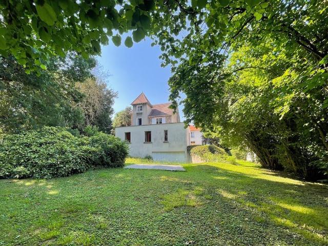 Maison 9 pièces 196 m²