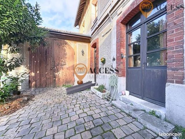 Maison 9 pièces 196 m²