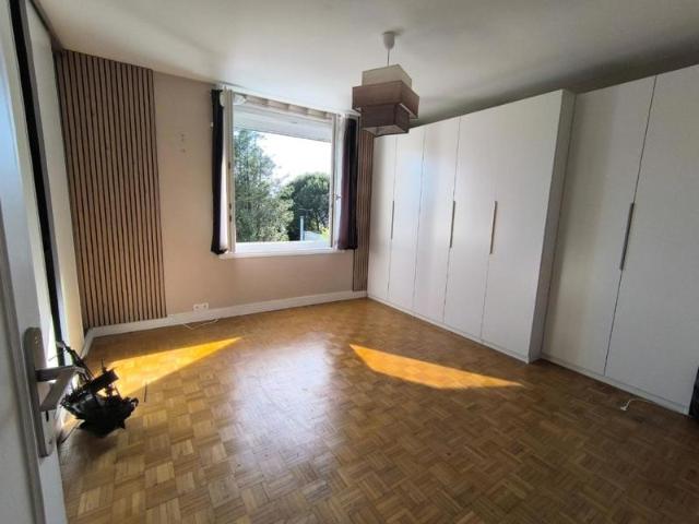 Maison 9 pièces / 197 m² / 272 000 EUR / TRELISSAC