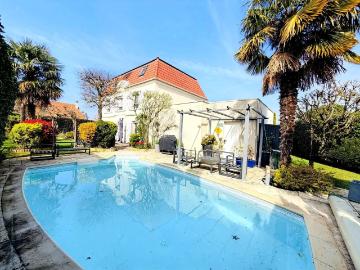 Maison 9 pièces 198 m²