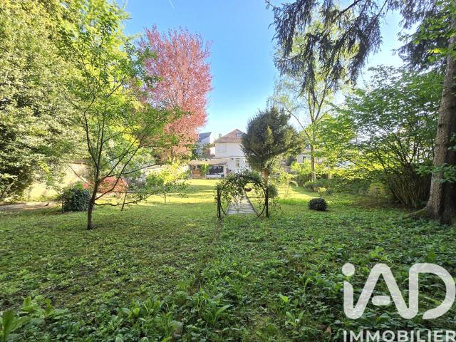 Maison 8 pièces 198 m²