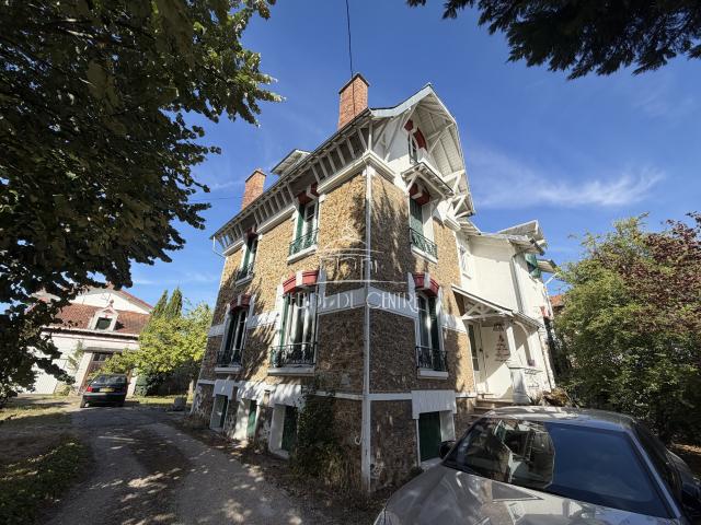 Maison 9 pièces 199 m²