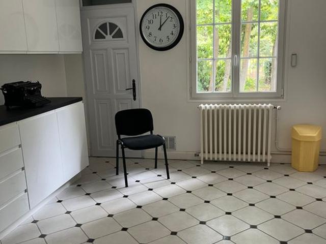Maison 9 pièces, 190 m² à louer à Le Vésinet 78110