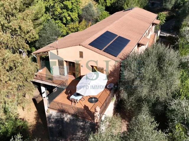 Maison 9 pièces 204 m²