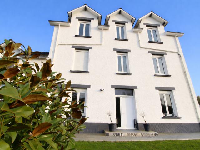 Maison 9 pièces 205 m²
