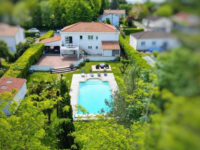Maison 9 pièces 207 m²