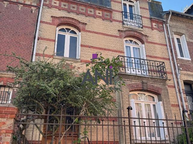 Maison 9 pièces 208 m²