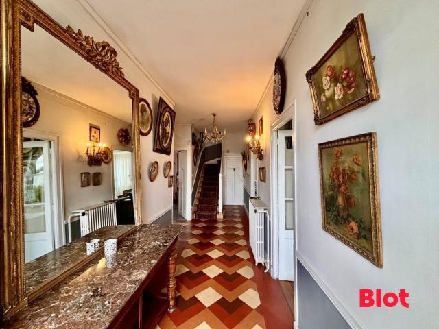 Maison 9 pièces 208 m²