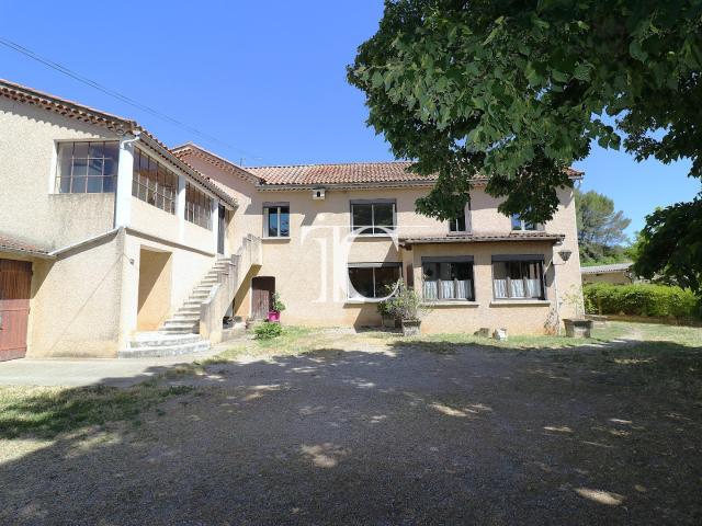 Maison 9 pièces 208 m²