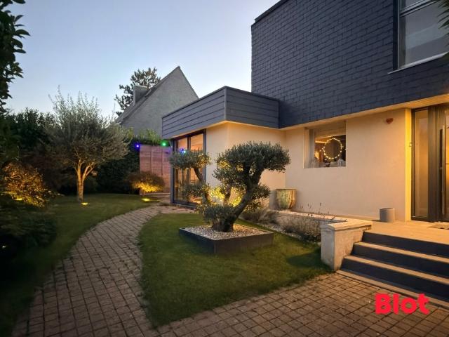 Maison 9 pièces 208 m²
