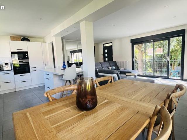 Maison 9 pièces 208 m²