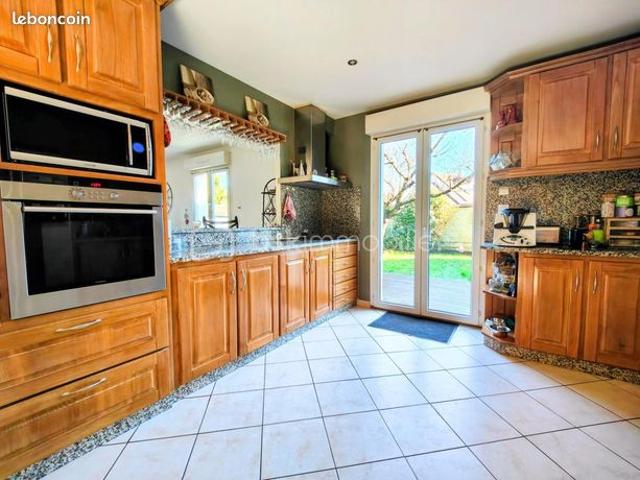Maison 9 pièces 209 m²