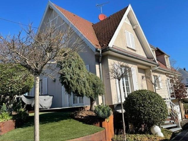 Maison 9 pièces 209 m²