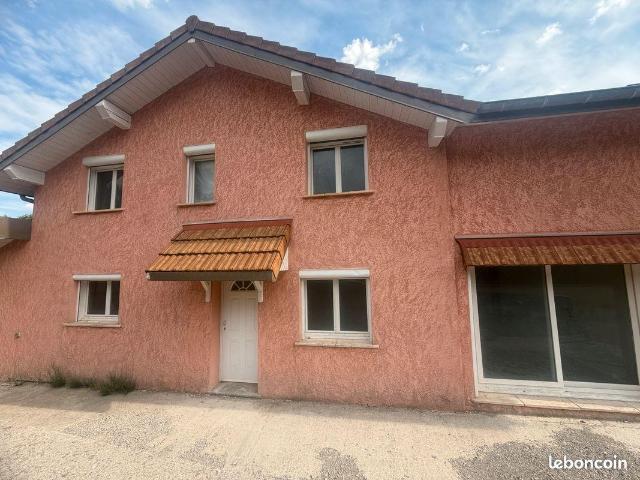 Maison 9 pièces 200 m²