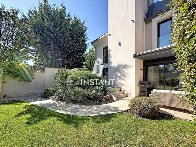 Maison 9 pièces 200 m²