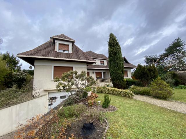 Maison 9 pièces 200 m²