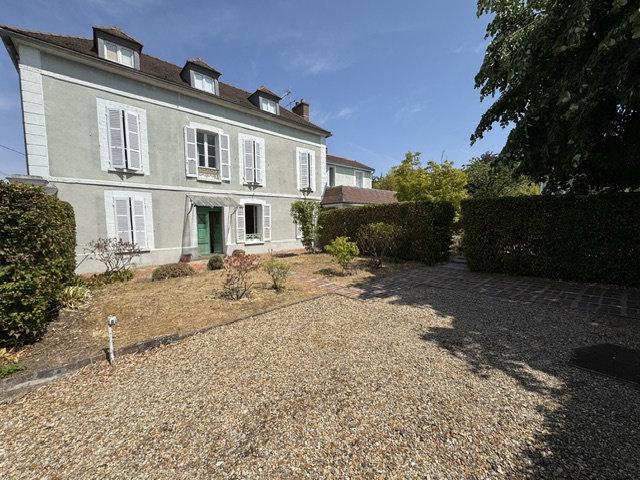 Maison 9 pièces 200 m²