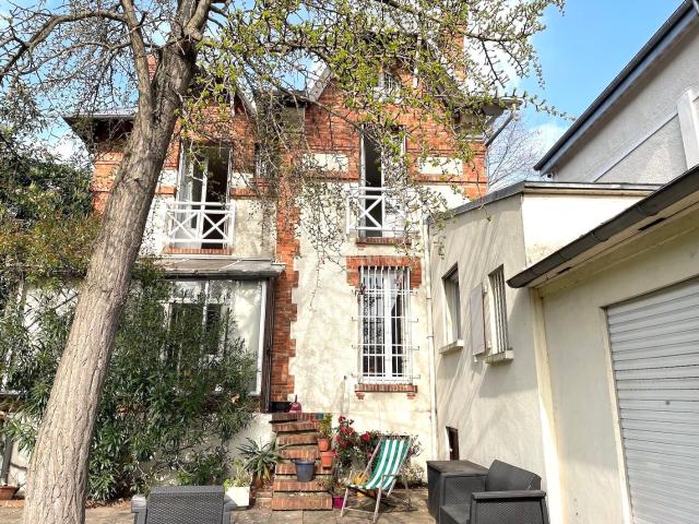 Maison 9 pièces 200 m²