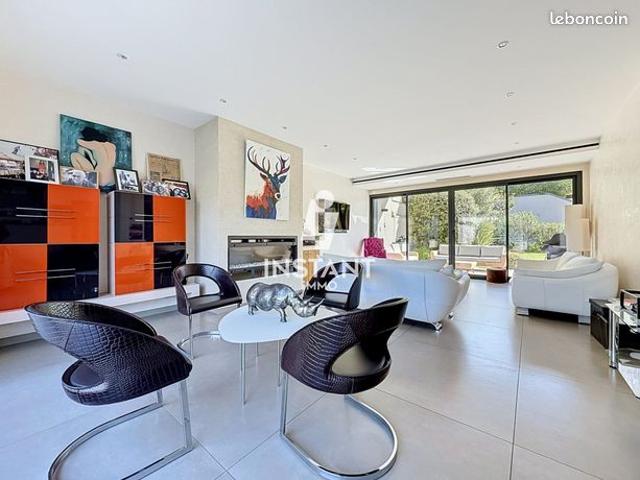 Maison 9 pièces 200 m²