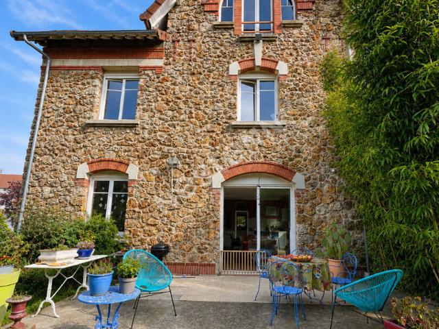 Maison 9 pièces 201 m²