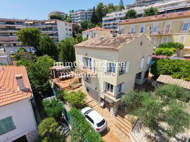 Maison 9 pièces 202 m²