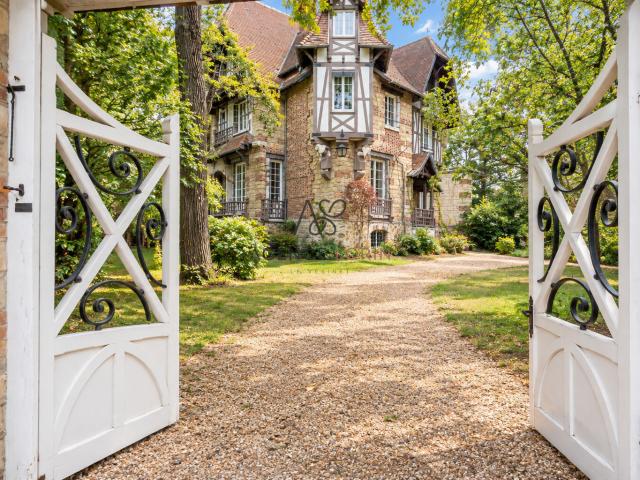 Maison 9 pièces 214 m²