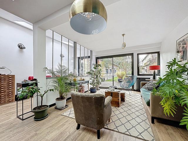 Maison 9 pièces 270 m²