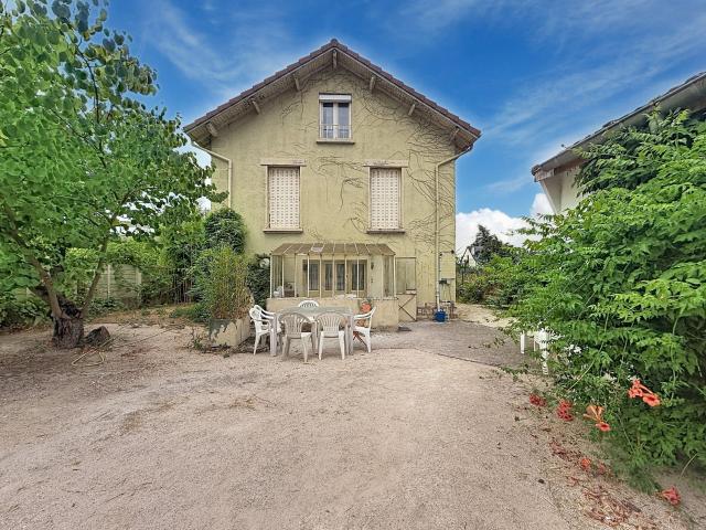 Maison 9 pièces 214 m²
