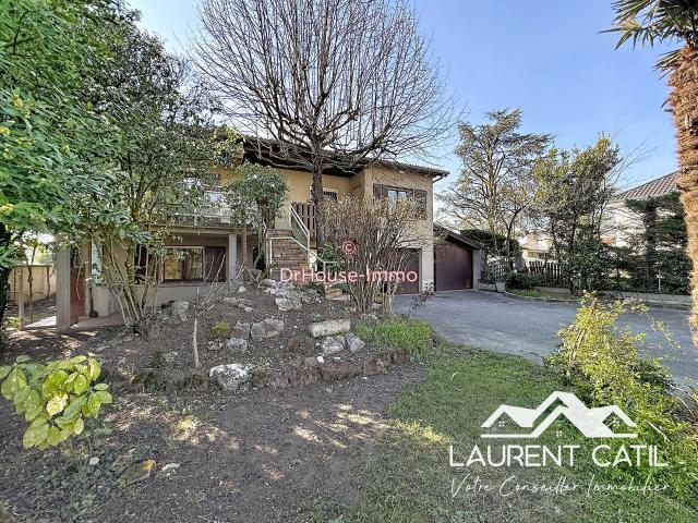 Maison 9 pièces 214 m²