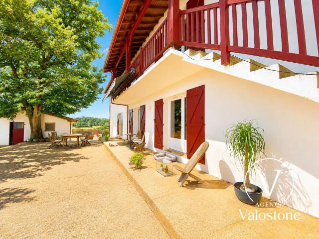 Maison 9 pièces 214 m²