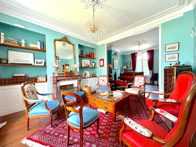 Maison 9 pièces 214 m²