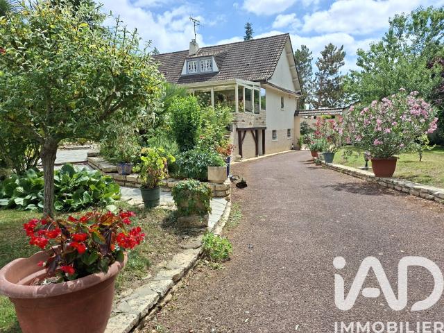 Maison 9 pièces 214 m²